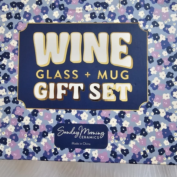 Wine Glass & Coffee Mug Gift Set with Pen & Socks - Picture 4 of 6